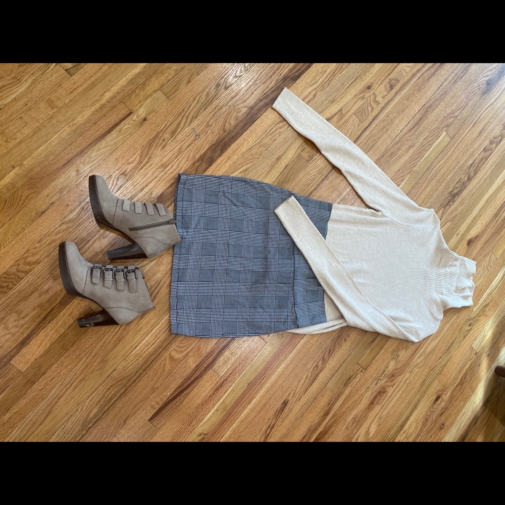 Skirt and Turtleneck Bundle